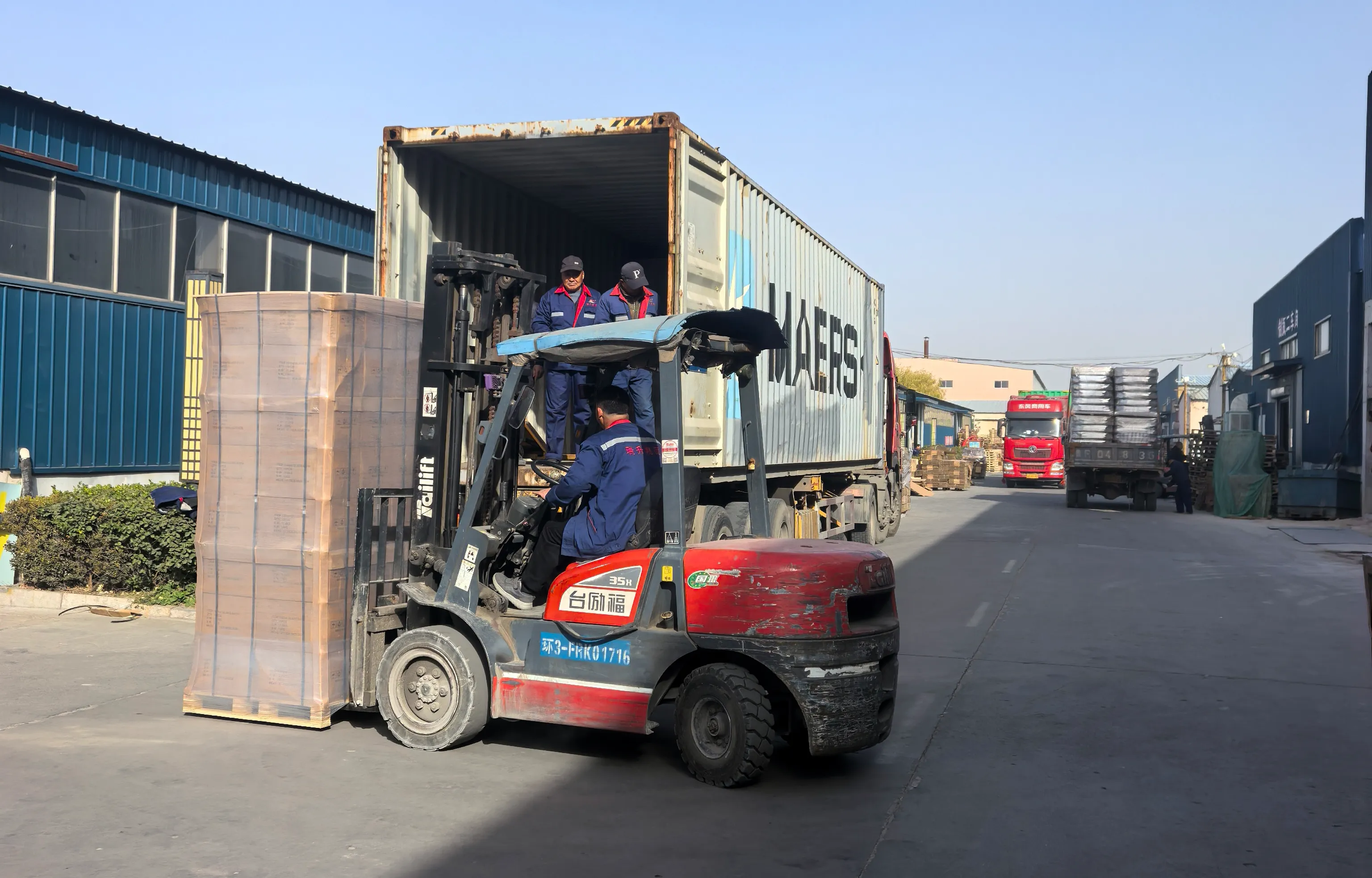 Expert Container Loading for Global Export